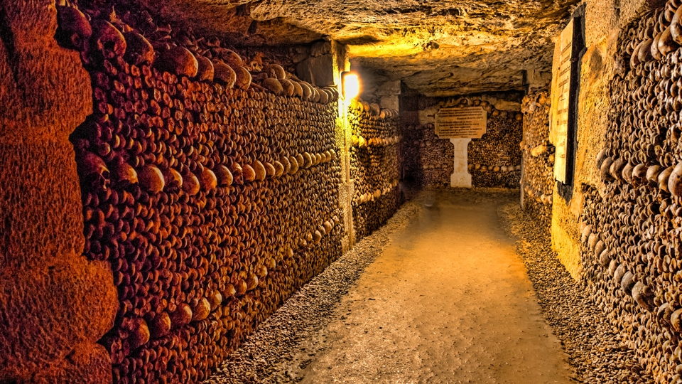 paris catacombs